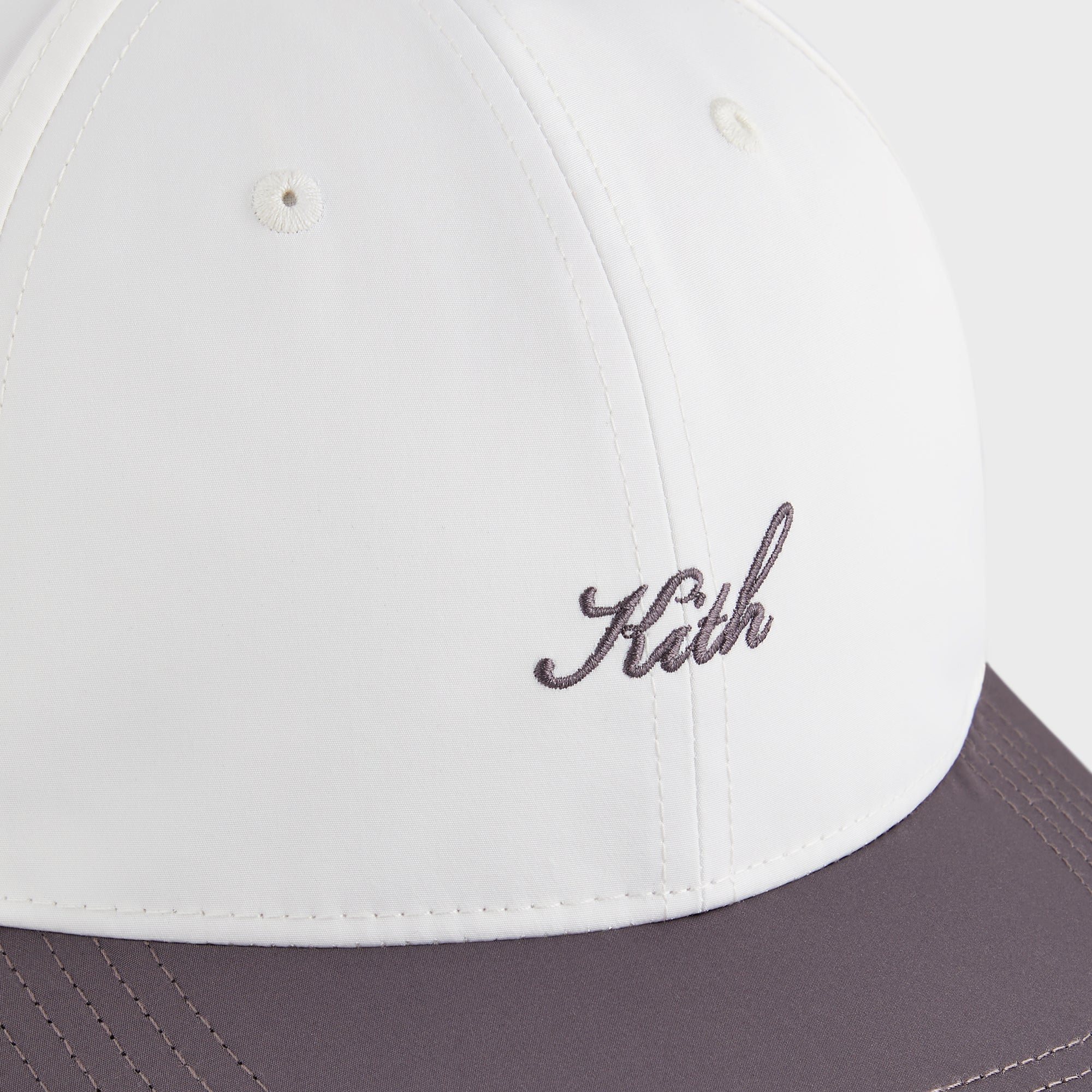 10395-kith-transitional-nylon-two-tone-aaron-classic-cap-1.webp