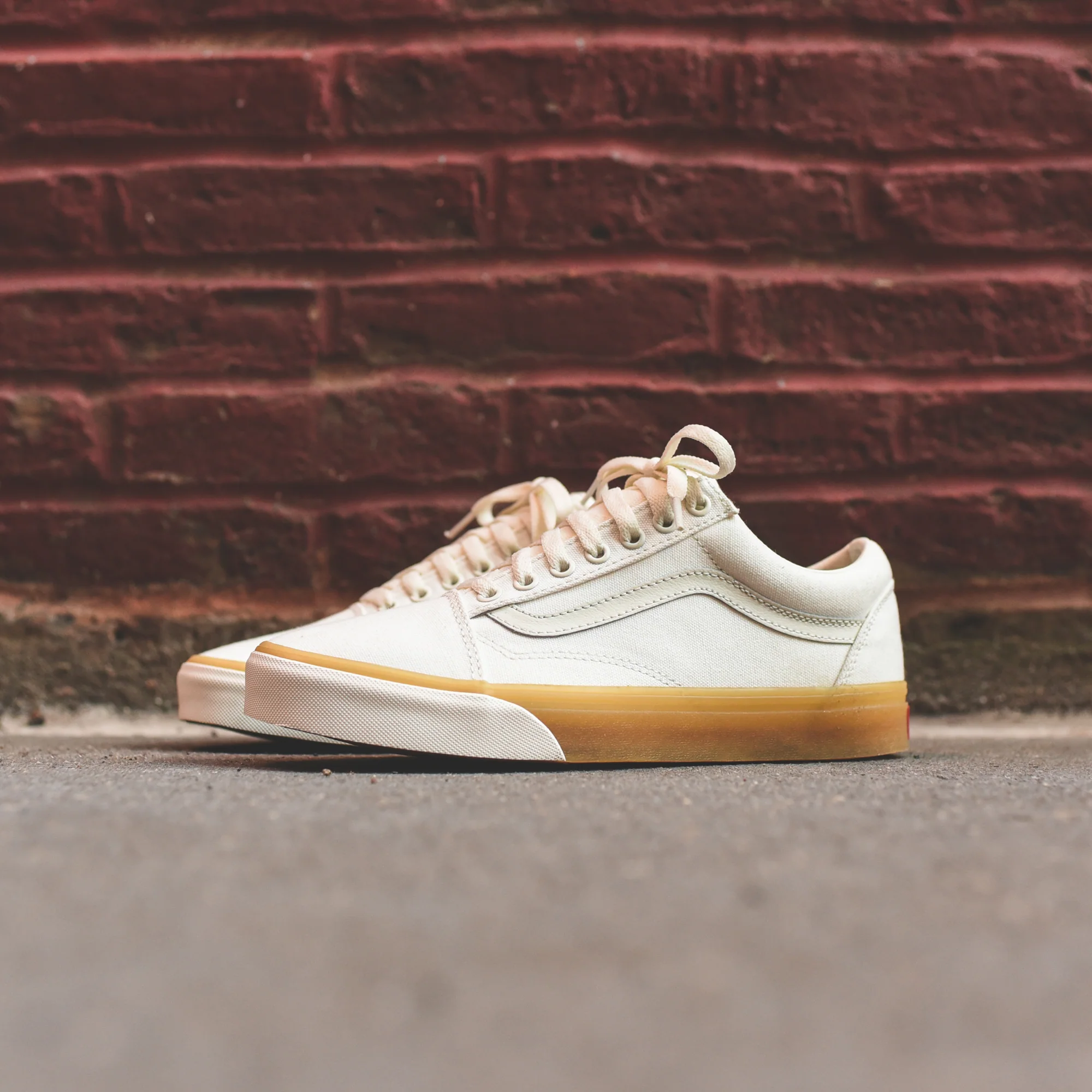 1057–old-skool-gum-pop-1.webp