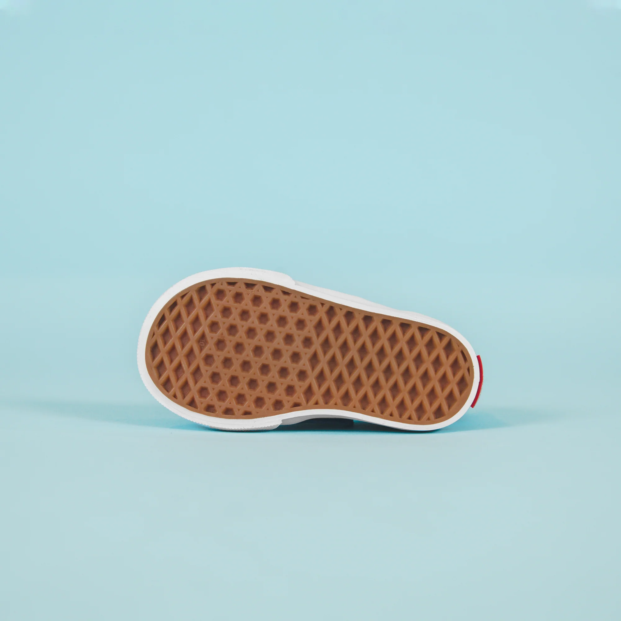 1094–kids-slip-on-v-floatie-sharks-1.webp