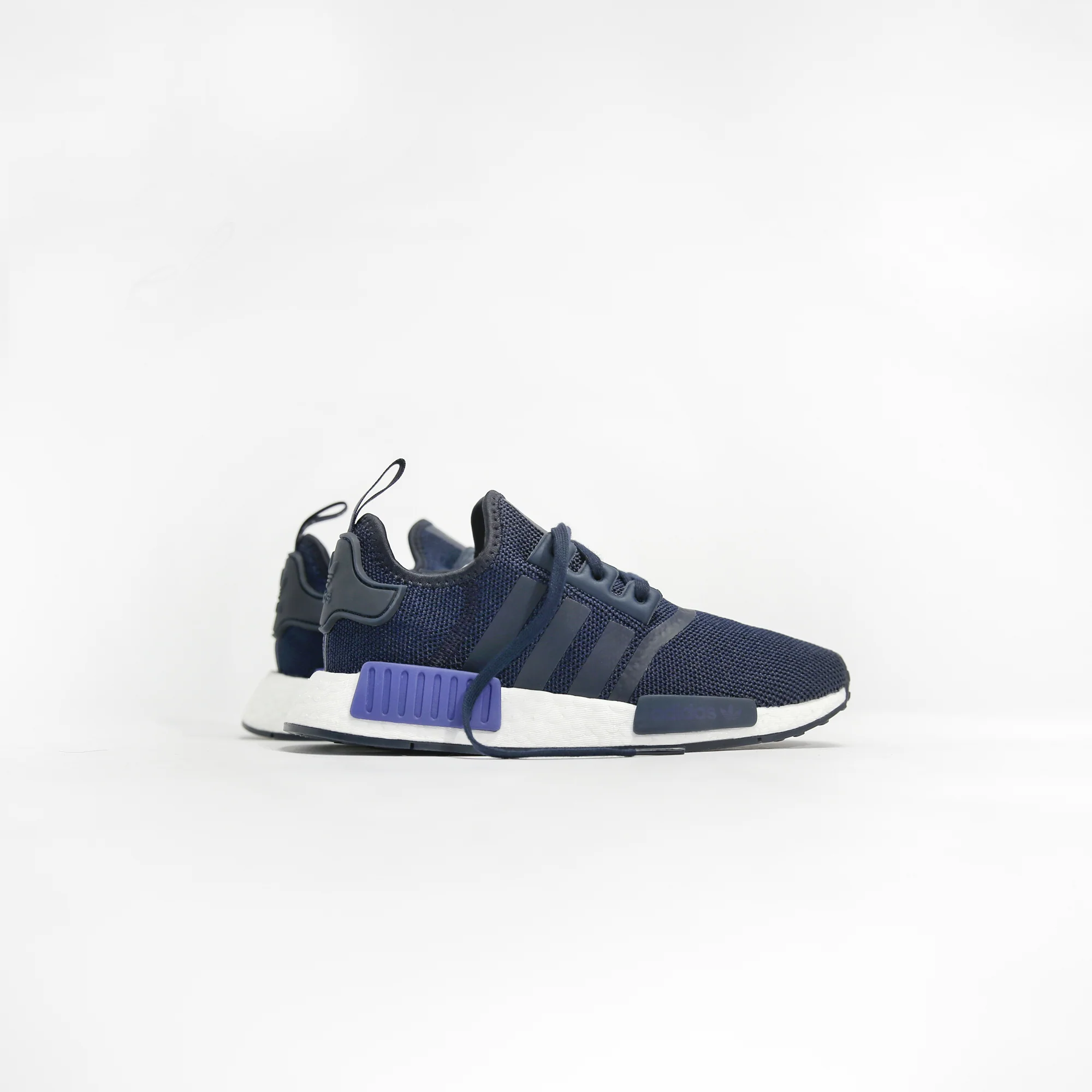 1201-adidas-nmd-r1-grade-school-1.webp