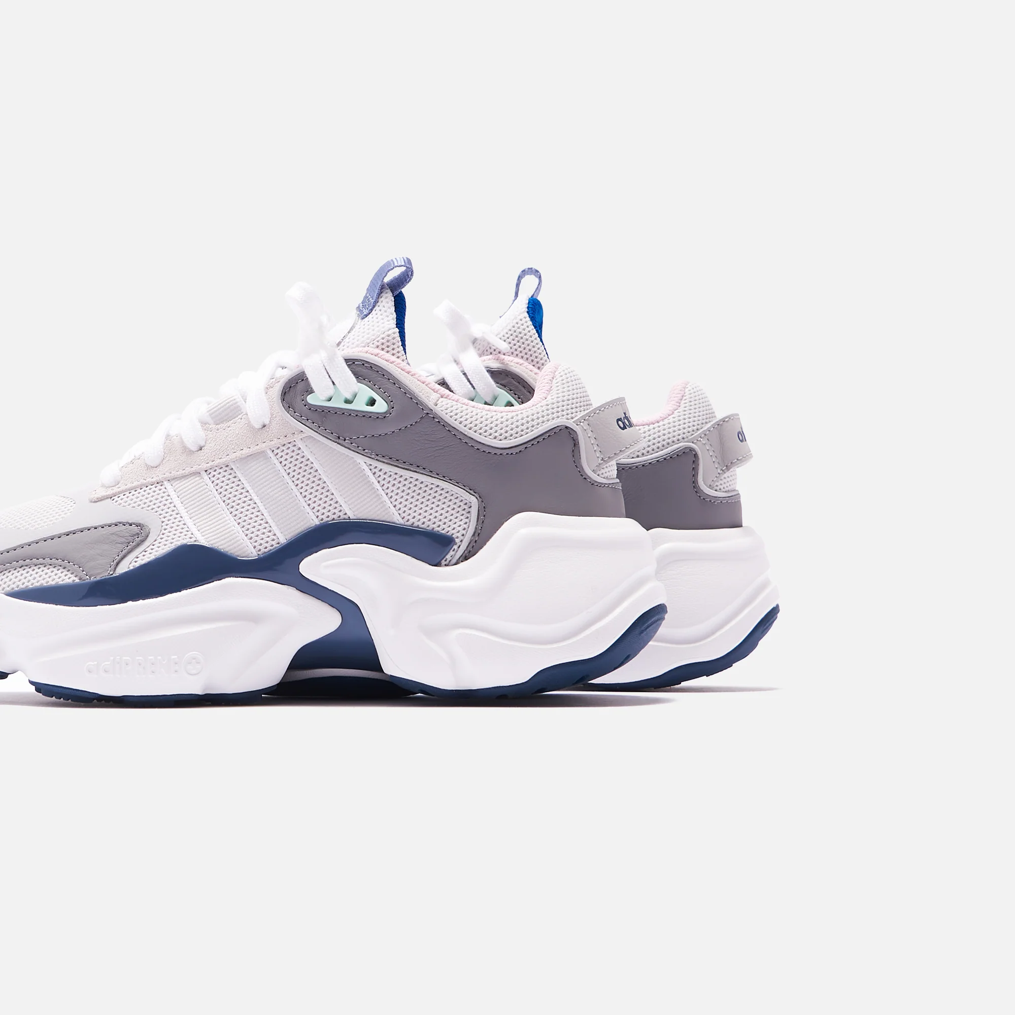 1226-adidas-originals-wmns-tephra-runner-1.webp
