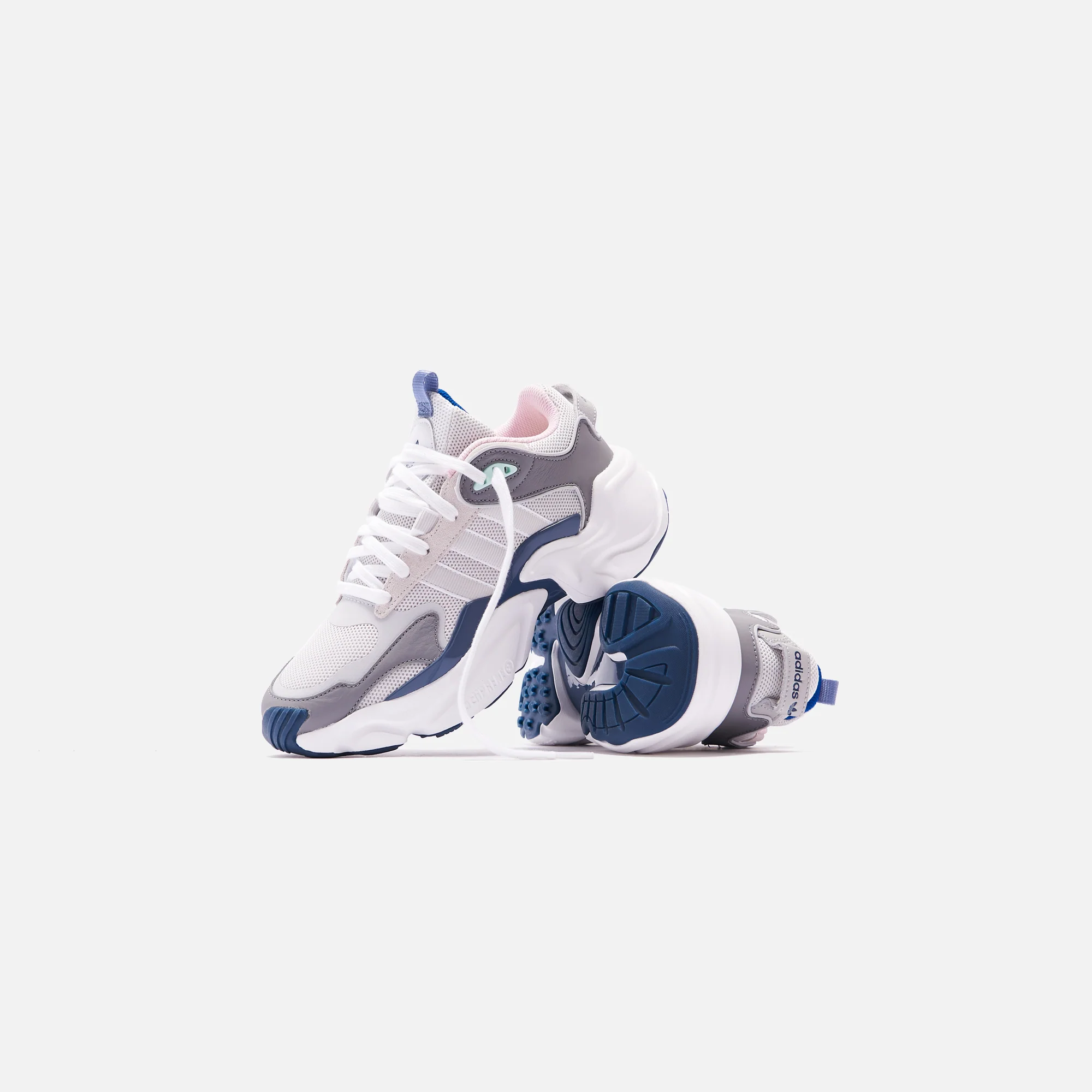 1226-adidas-originals-wmns-tephra-runner-1.webp