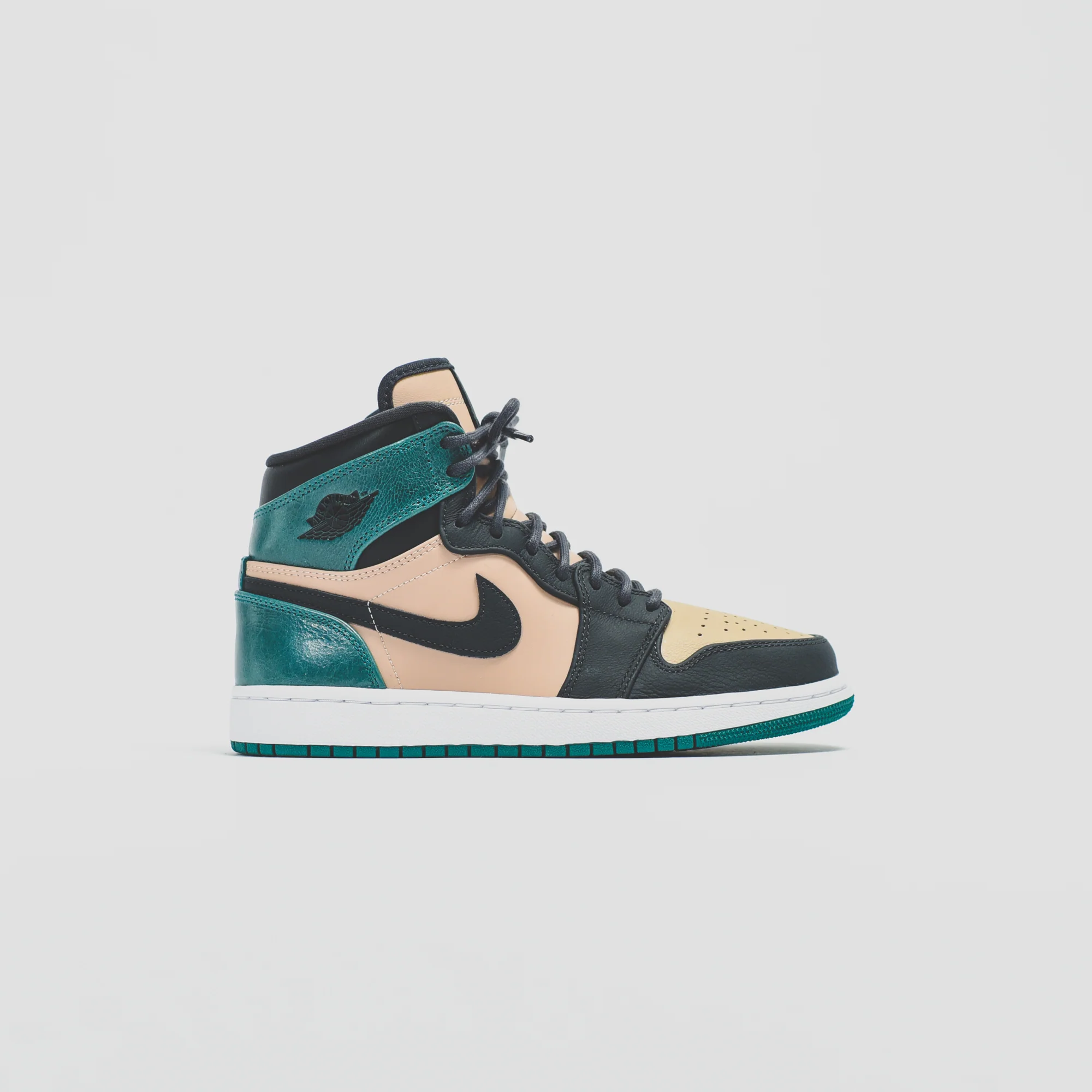 Nike WMNS Air  1 High Premium
