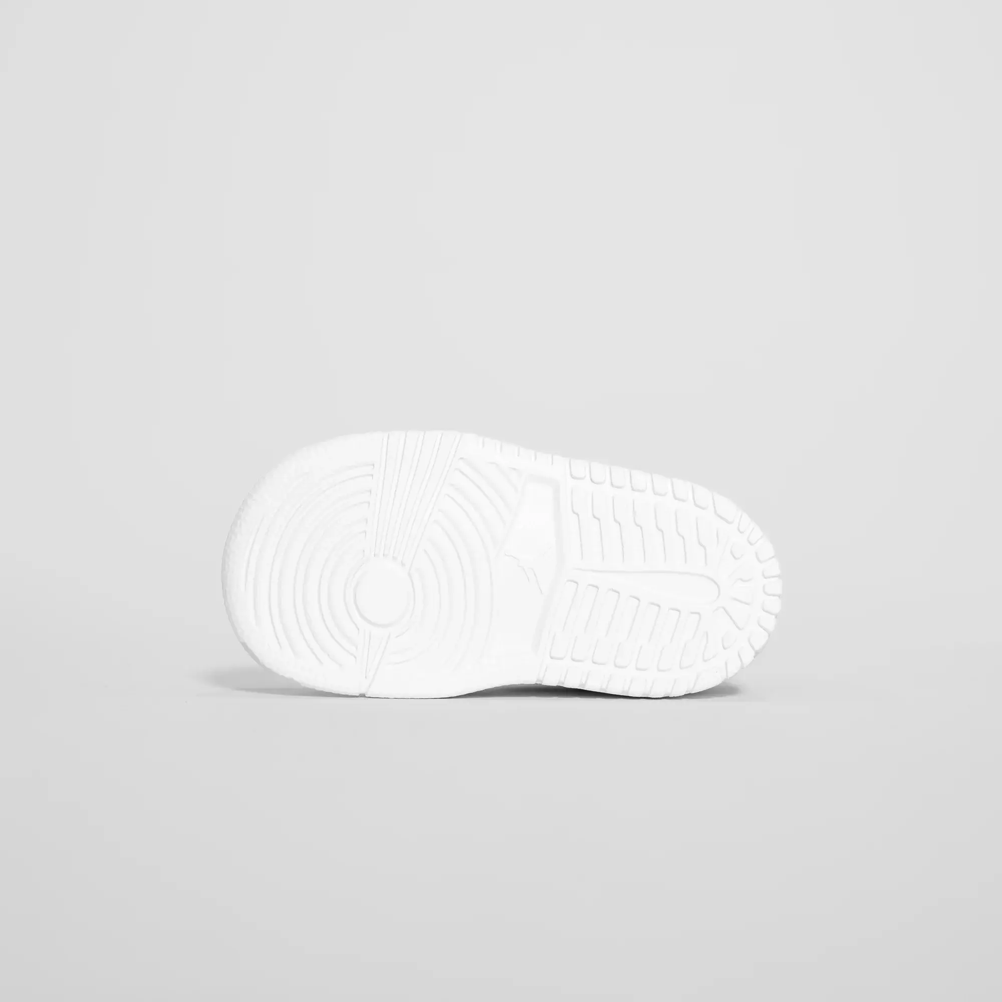 1250-nike-air-1-low-alt-toddler-1.webp