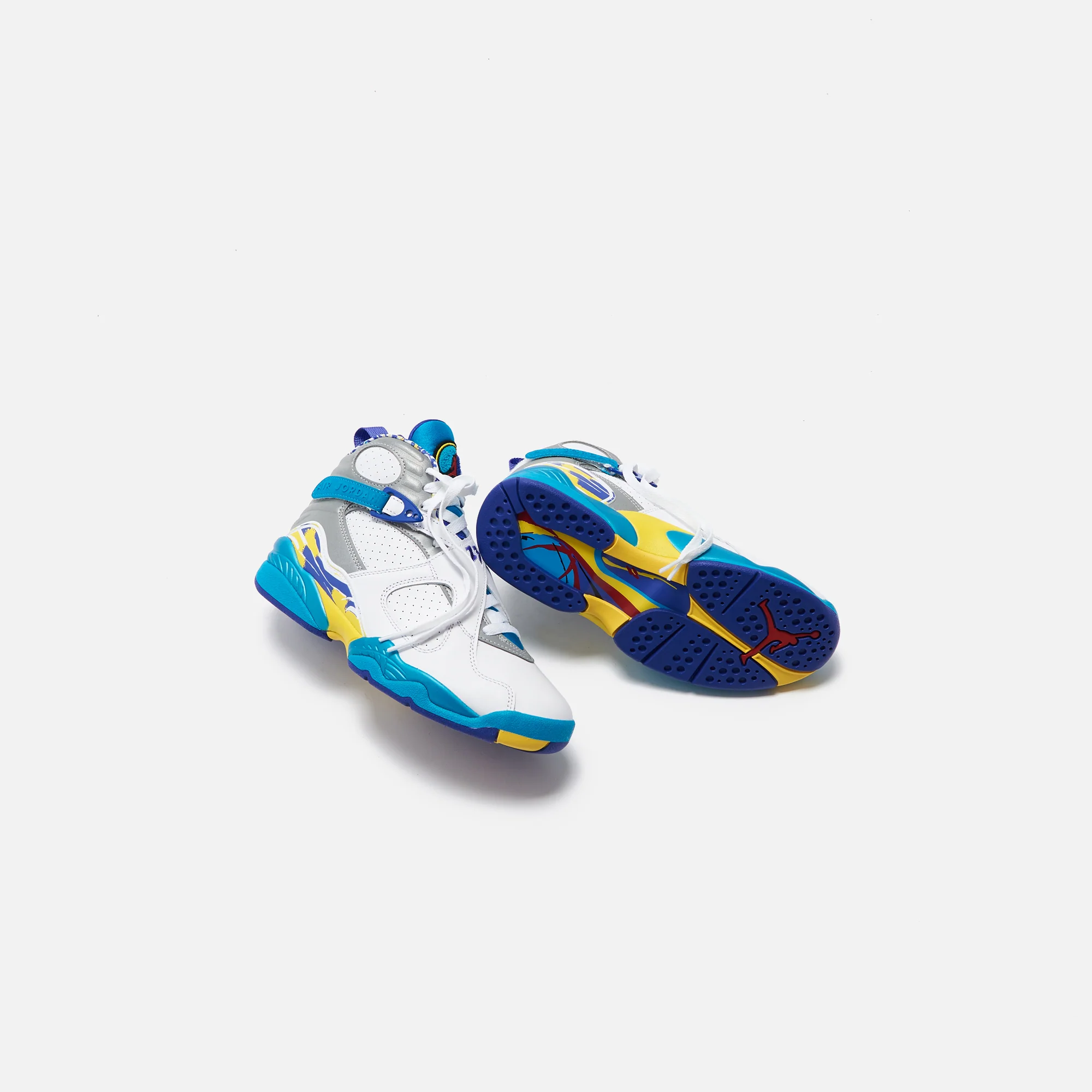 1267-nike-wmns-air-8-retro-1.webp