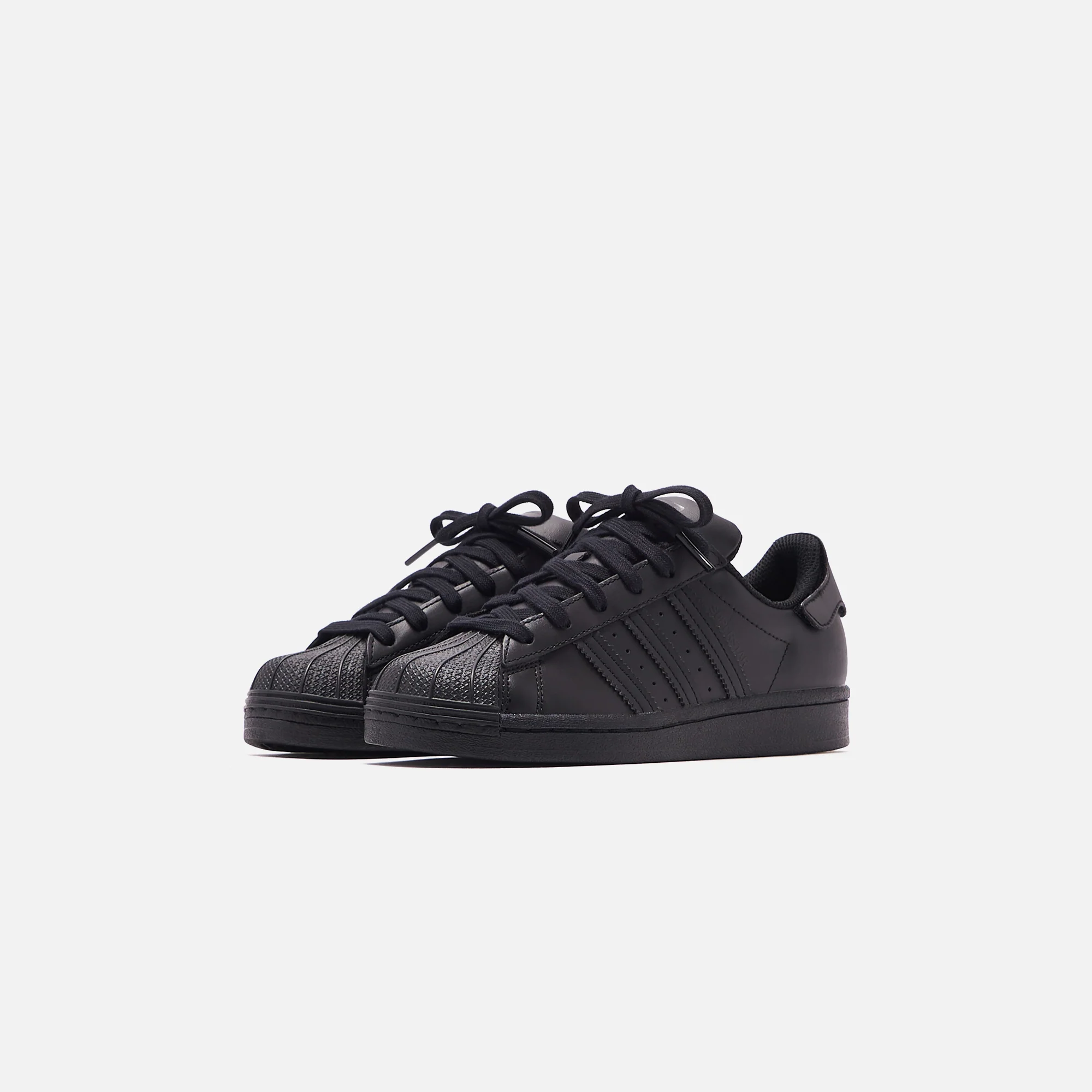 1776-adidas-superstar-1.webp