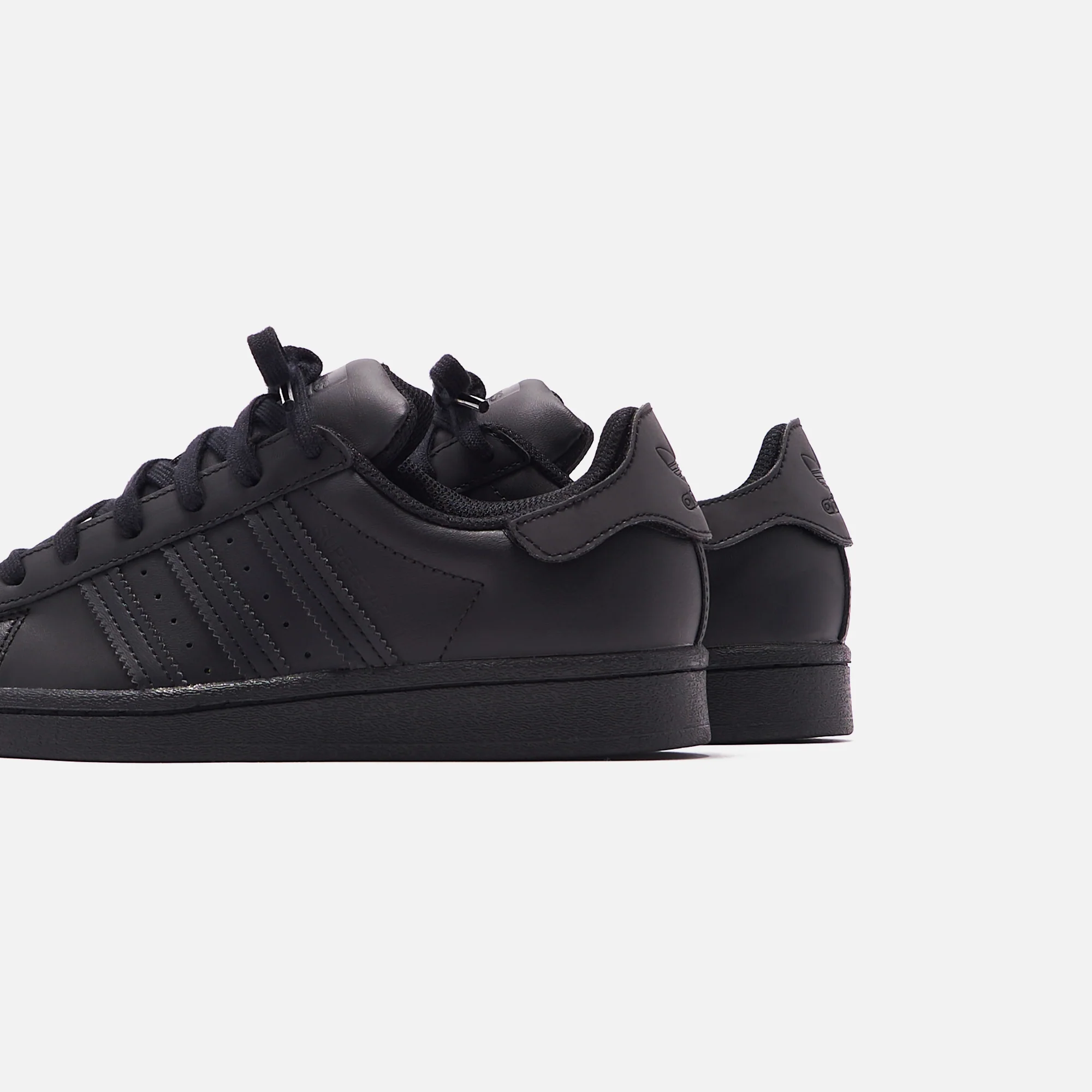 1776-adidas-superstar-1.webp
