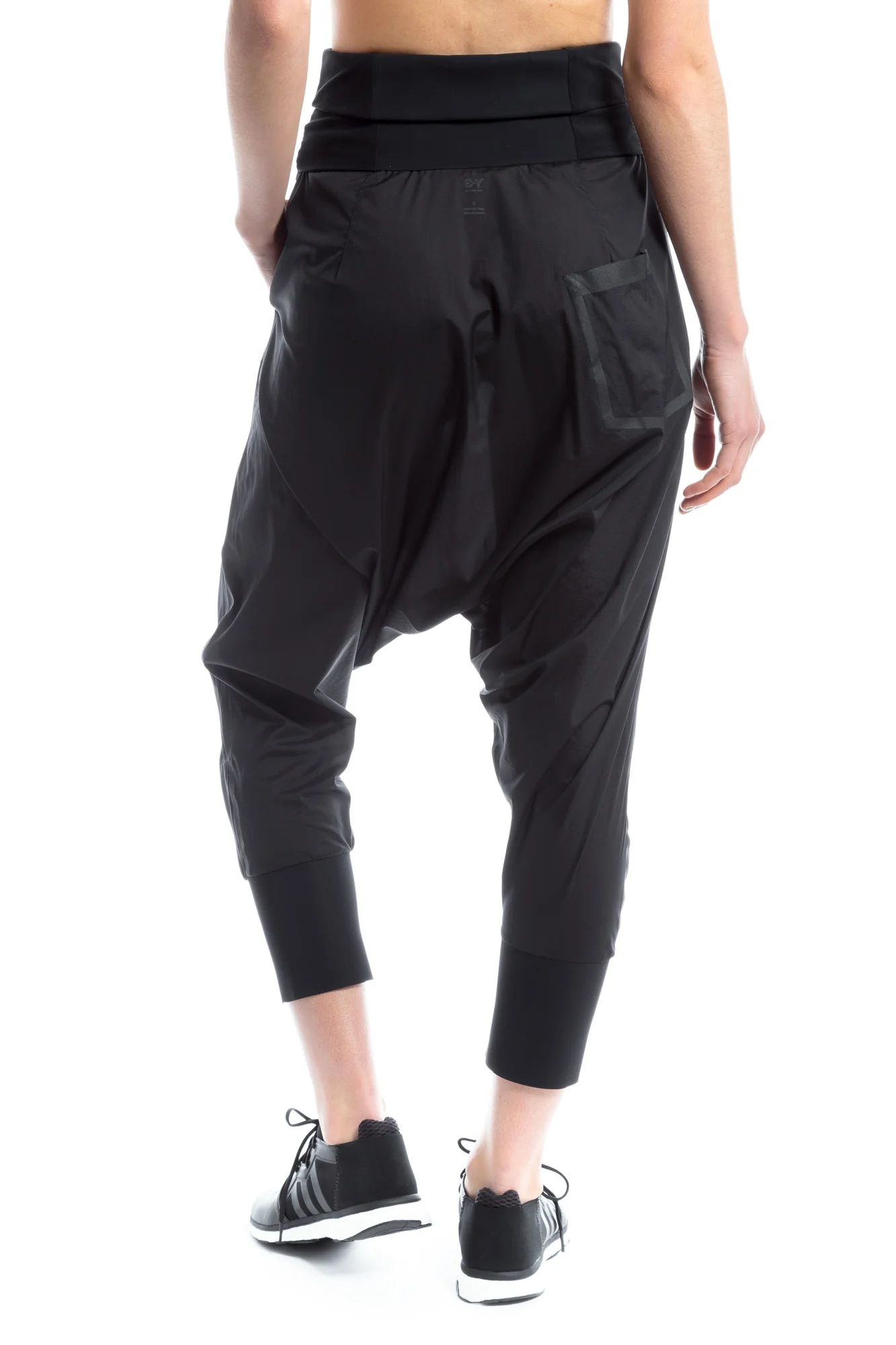 223-y-3-sport-wmns-bandeau-pant-1.webp