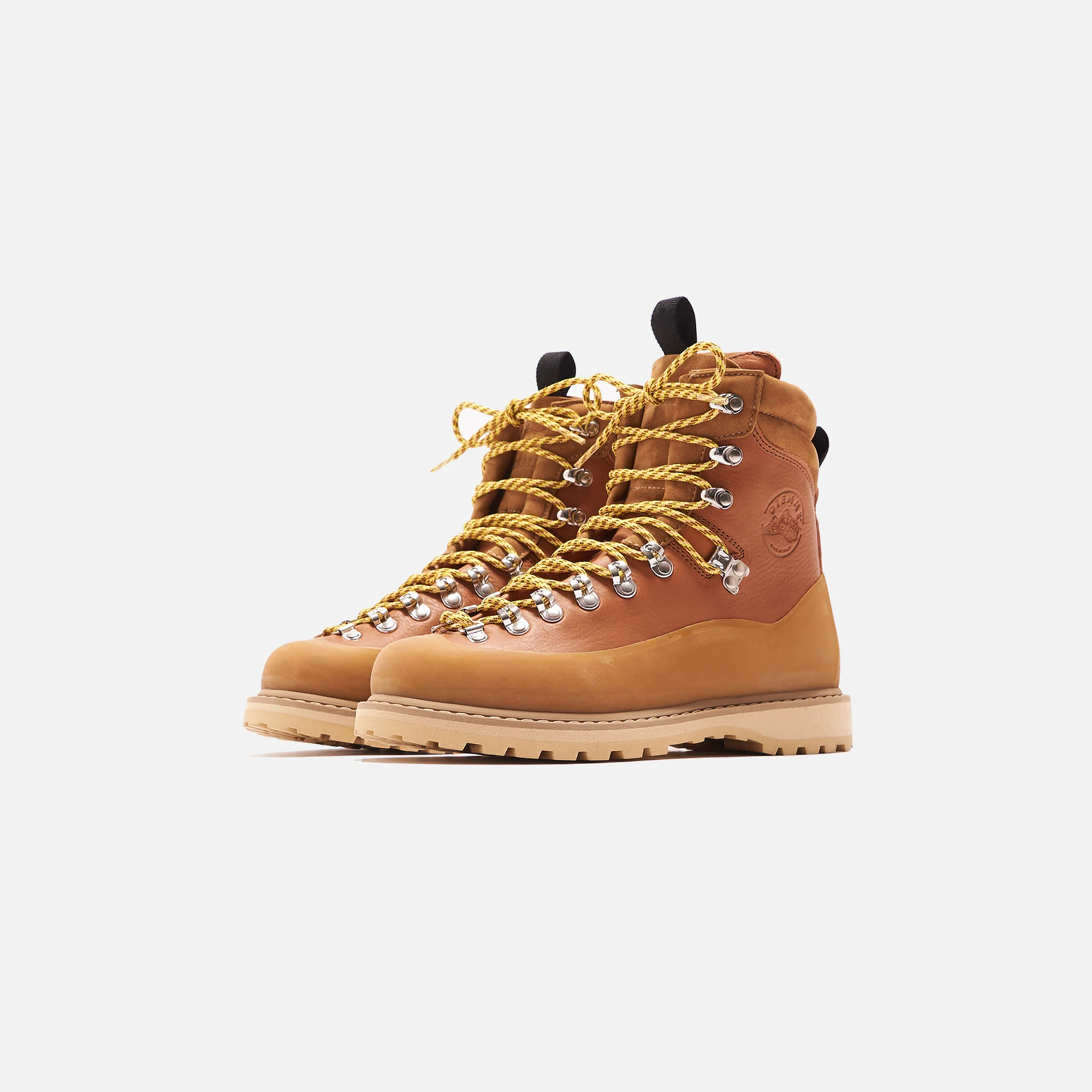 2301–everest-leather-boot-1.webp