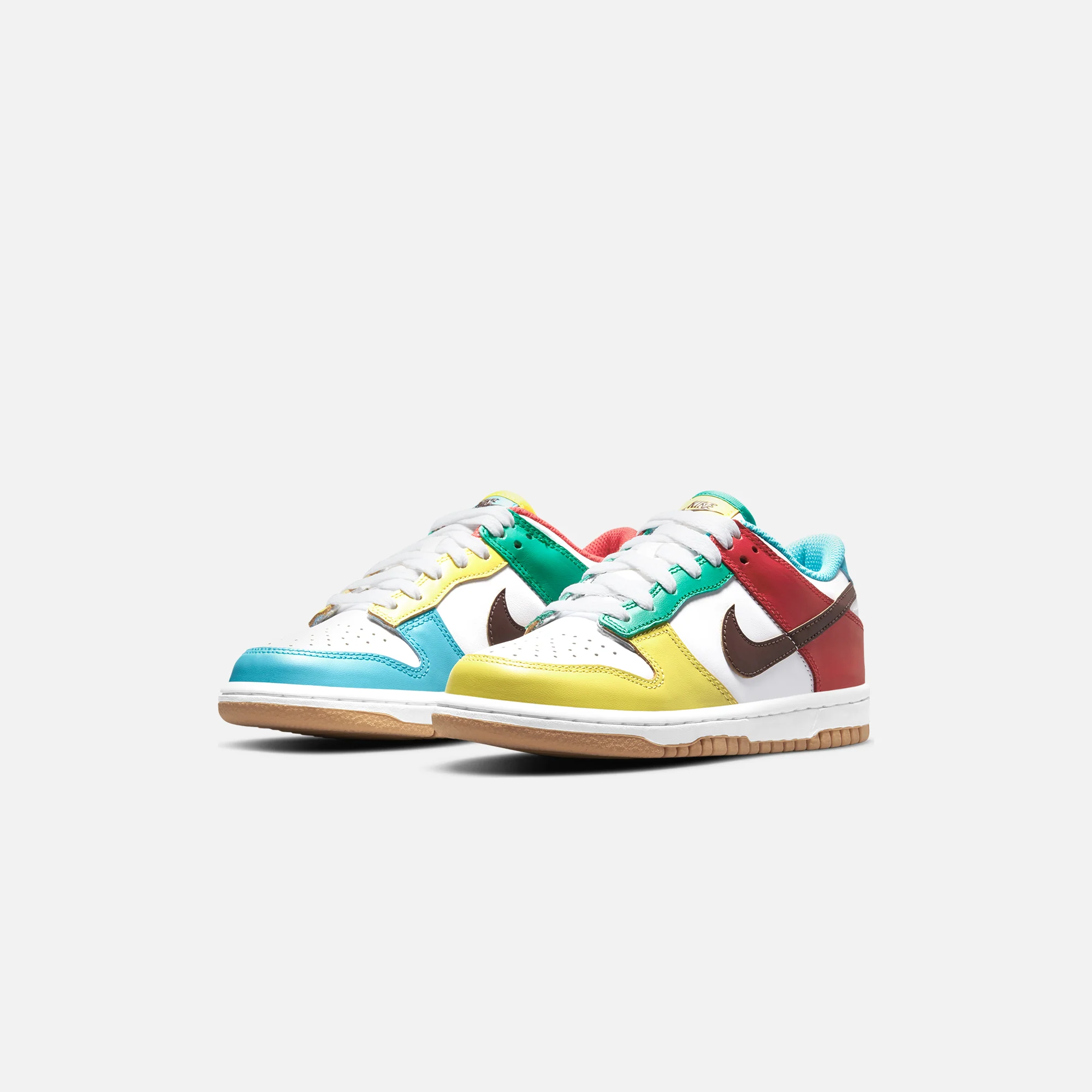 2902–gs-dunk-low-se-1.webp
