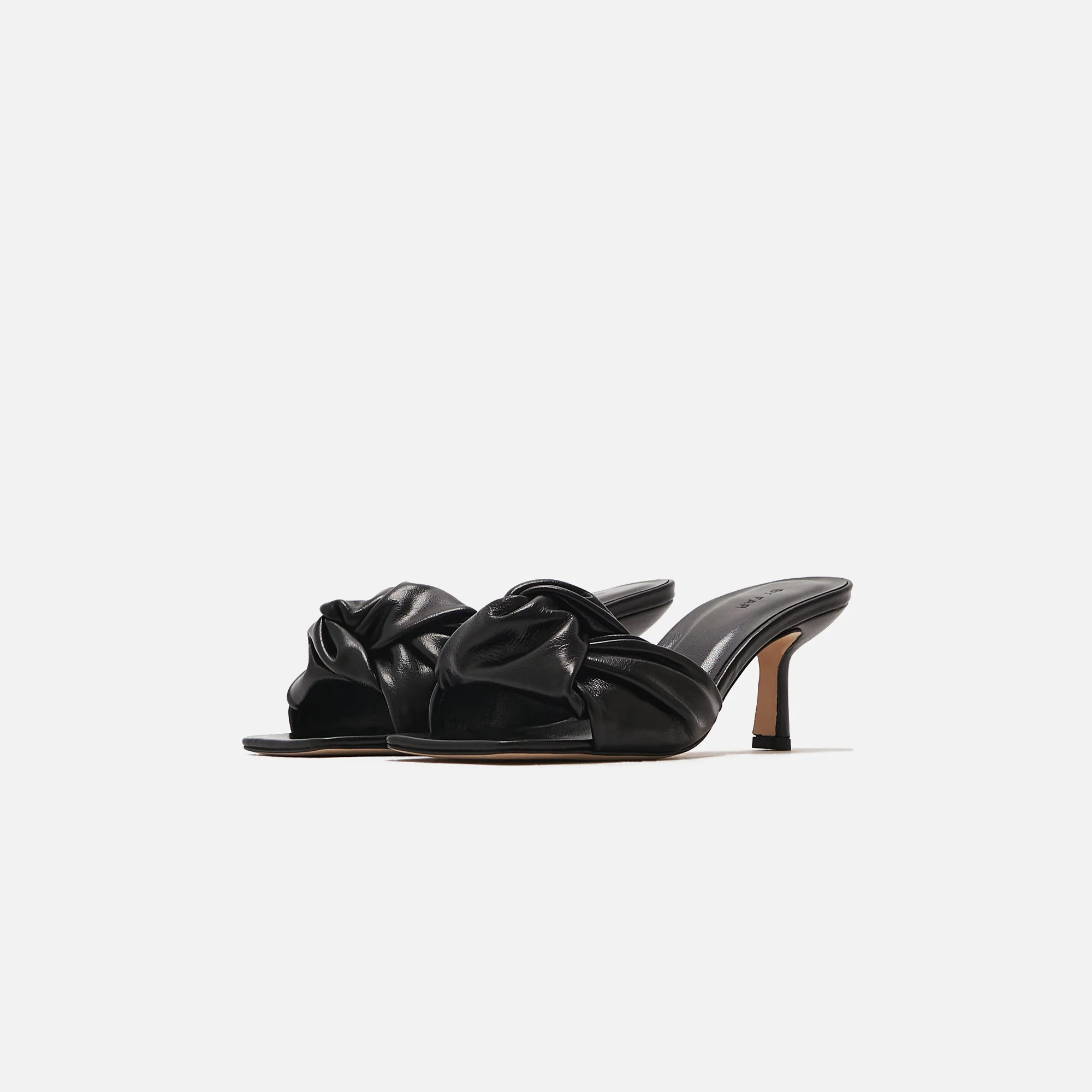 3002–wmns-lana-black-gloss-leather-1.webp