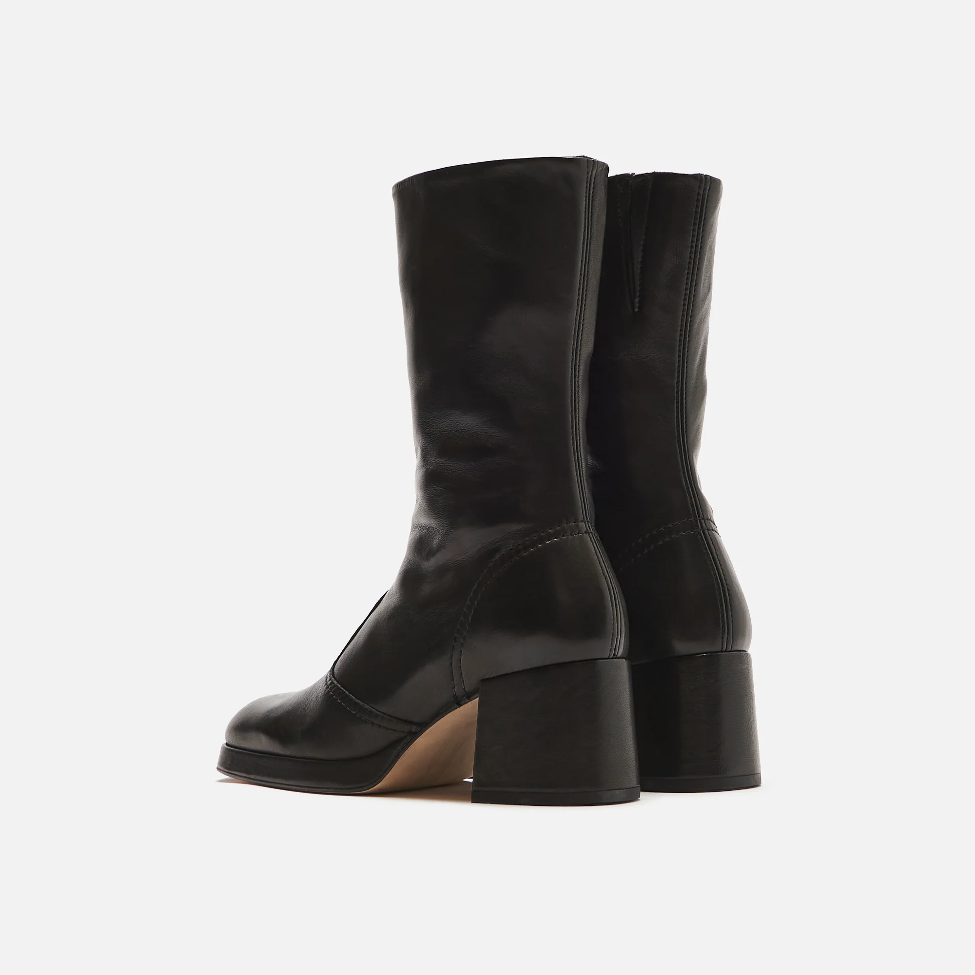 3250–wmns-cass-nappa-boots-1.webp