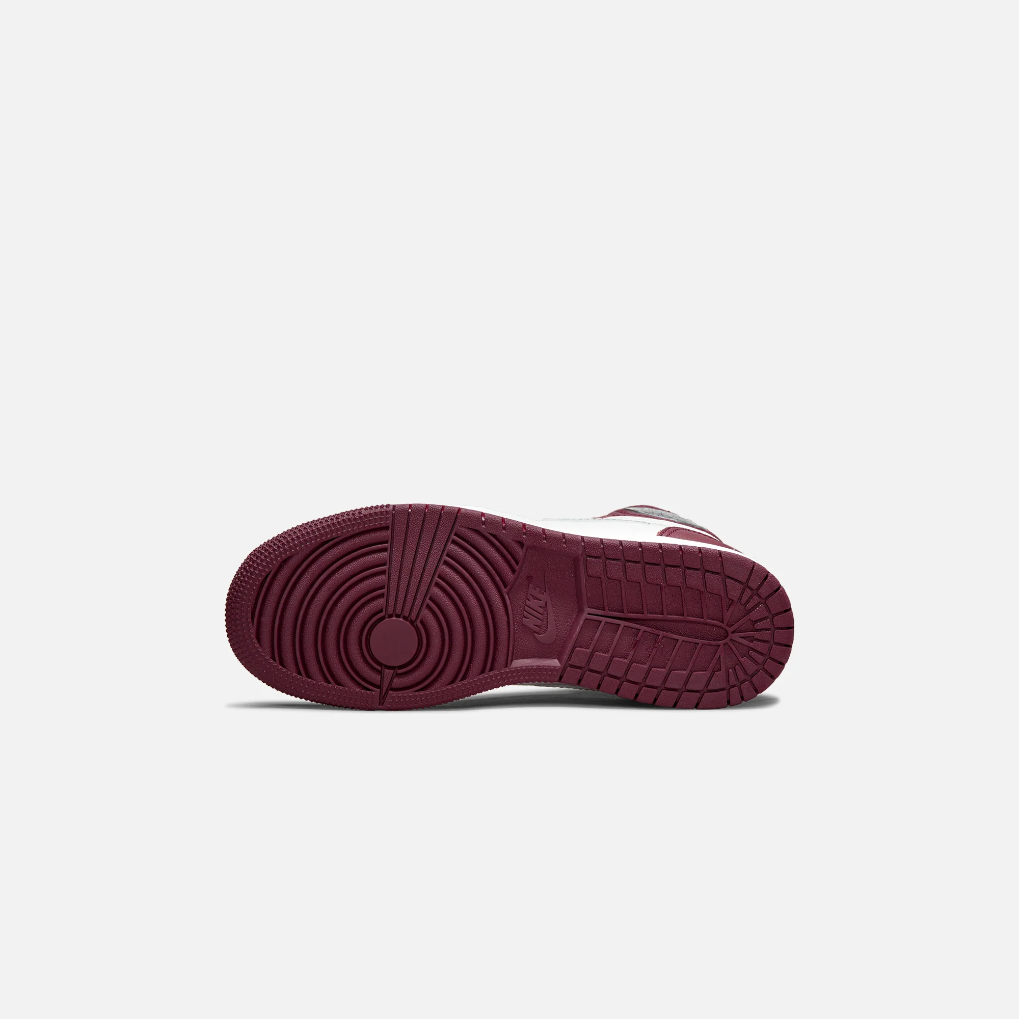 3265-nike-grade-school-1-retro-high-og-1.webp