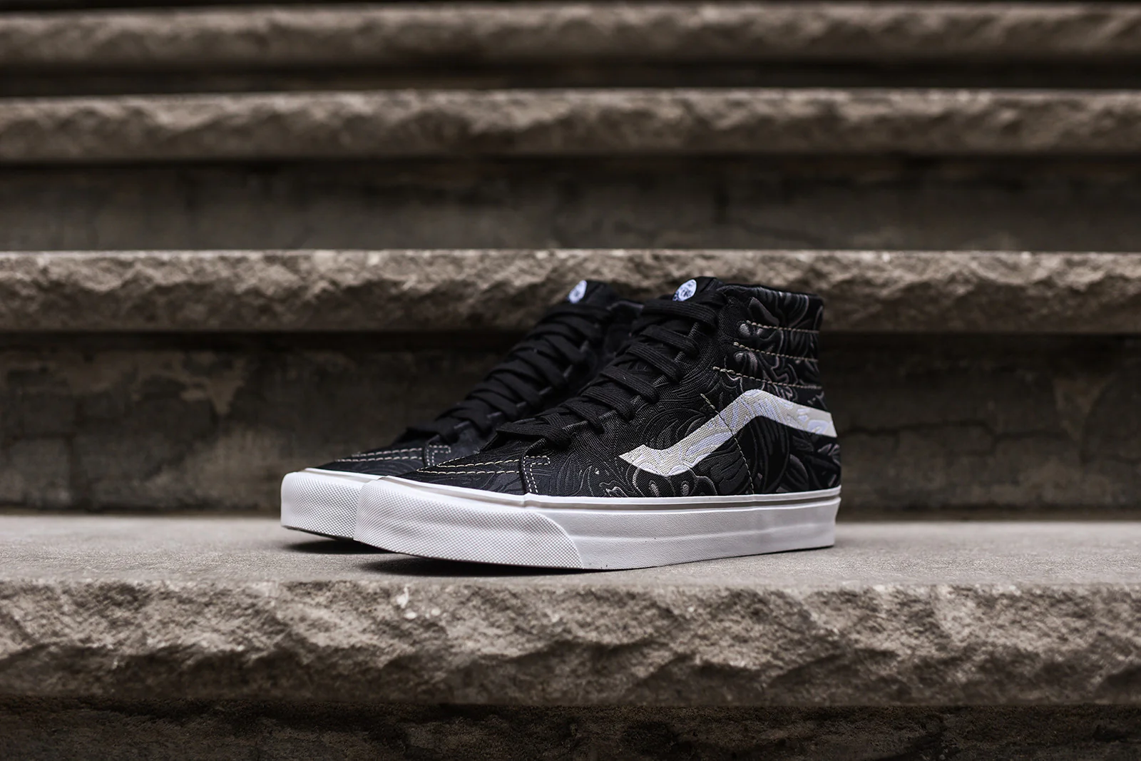 451–vault-sk8-hi-1.webp