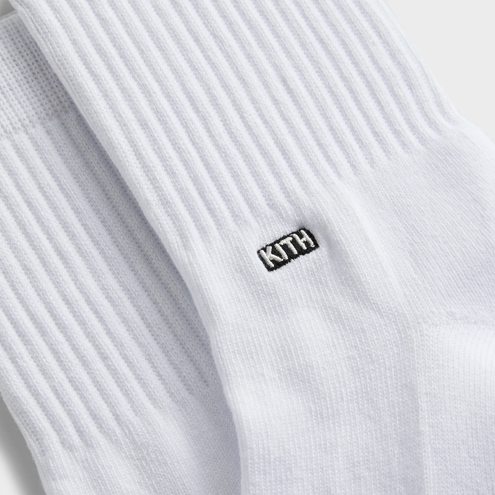 5201-kith-classic-half-crew-3-pack-socks-1.webp