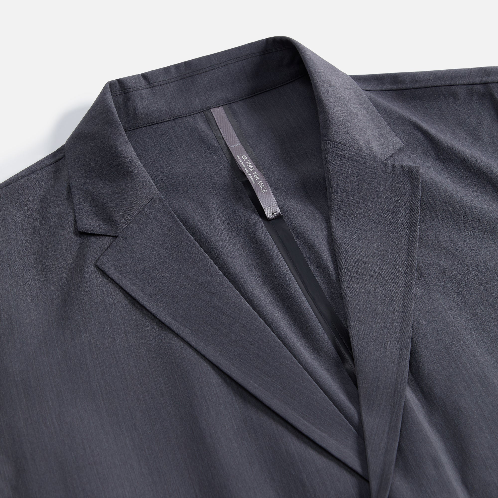 5210–indisce-tech-wool-blazer-1.webp