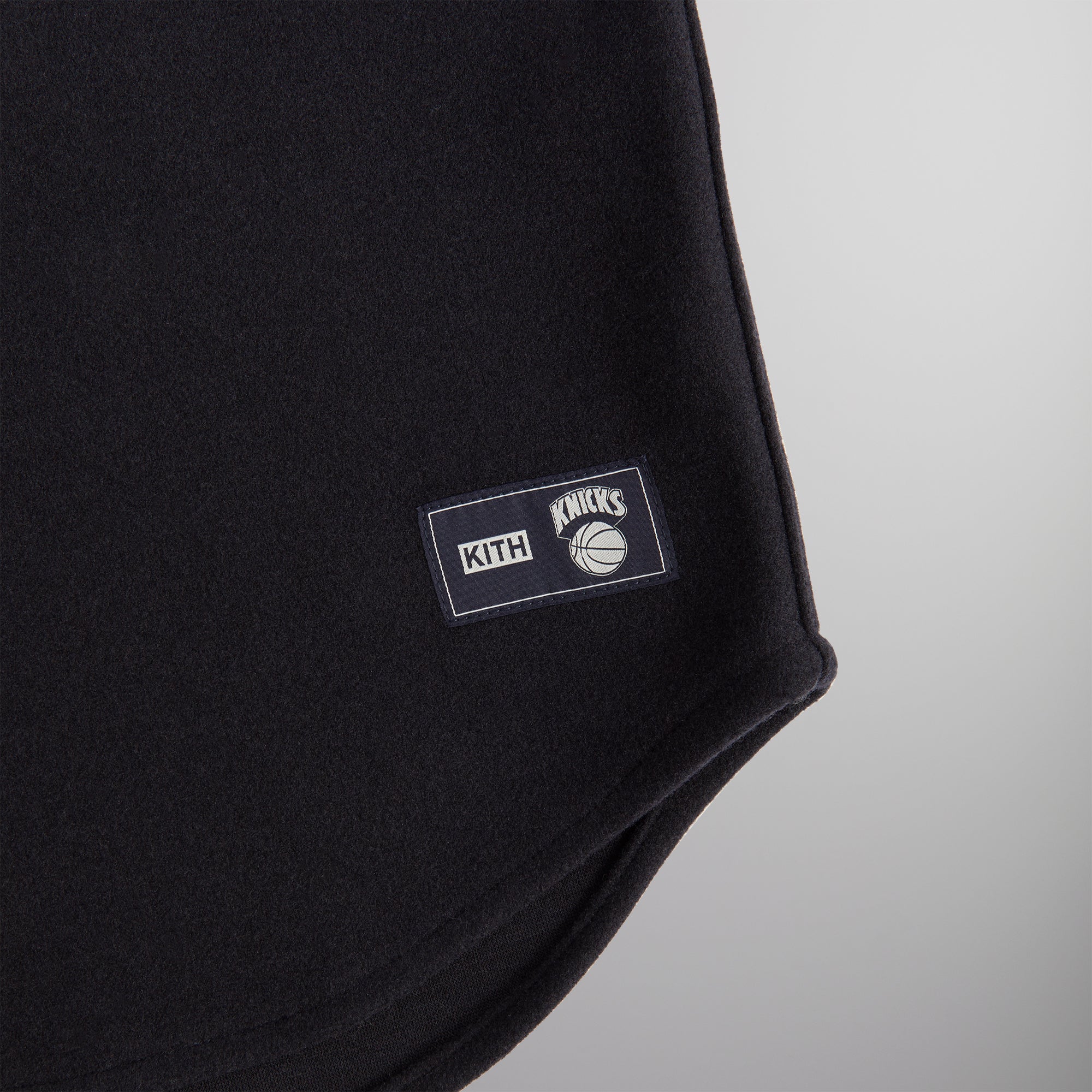 5836-kith-for-the-new-york-knicks-apollo-buttondown-1.webp