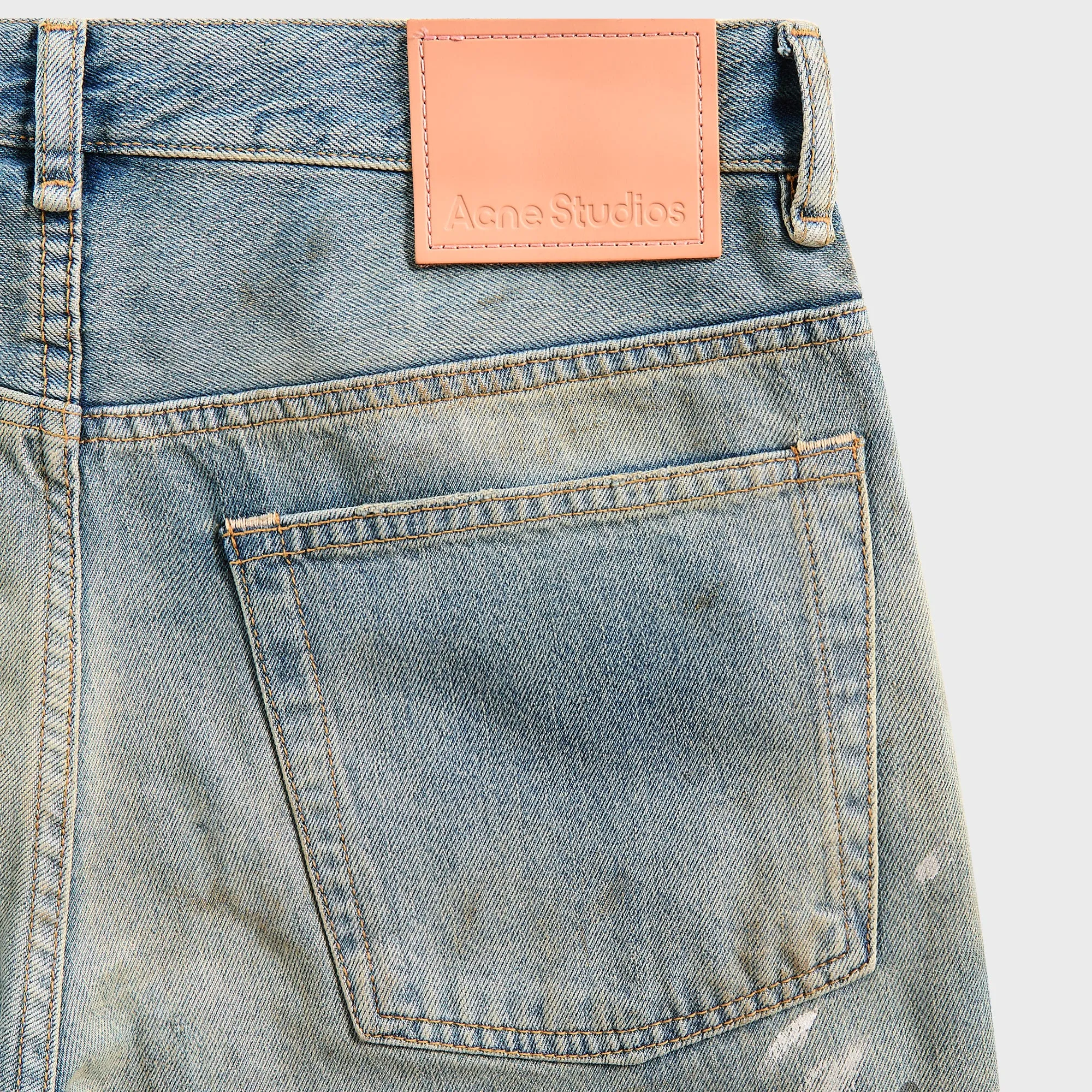 9525–loose-fit-jeans-1.jpg