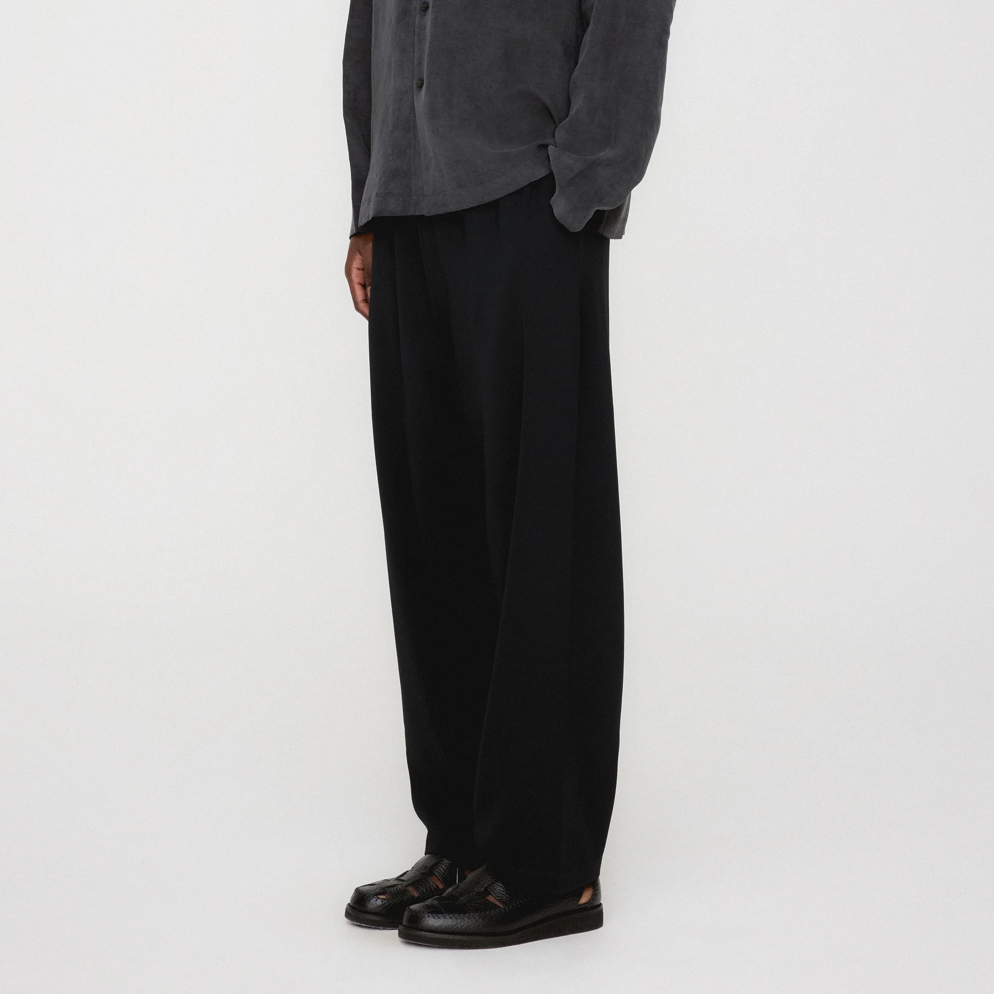 9636-kith-double-crepe-grayson-pant-1.webp